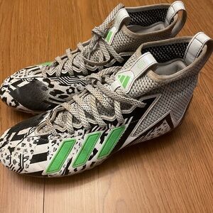 Adidas Freak 23 Football Cleats - US Size 9
Purple / Neon Green